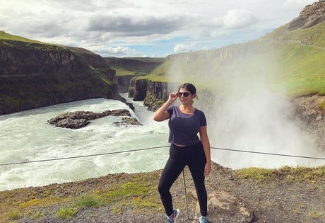 Emily H Barry ポルノスター ヌード 写真