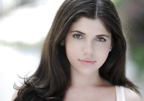 Emily H Barry 高品質モデル 画像