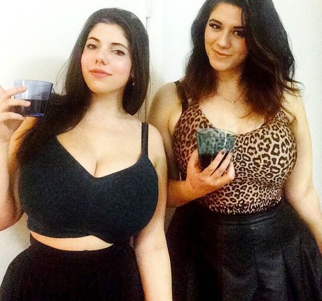 Emily H Barry xxxポルノスター 画像