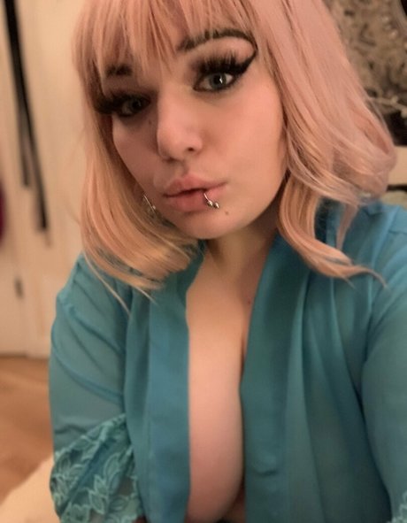 lexxiblakkfree エロティックなスター 写真