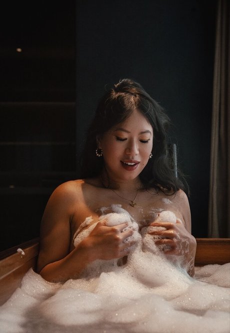 Josie Qu アートモデル 写真