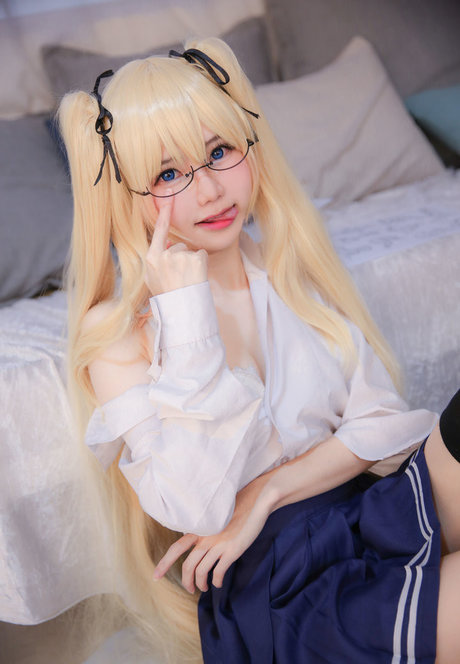 痩せたティーンのオンリーファンズ 美しいxxx 写真