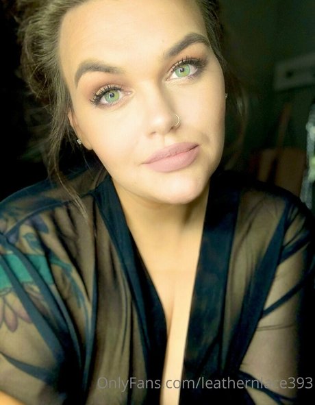 leathernlace393 完璧なモデル 写真