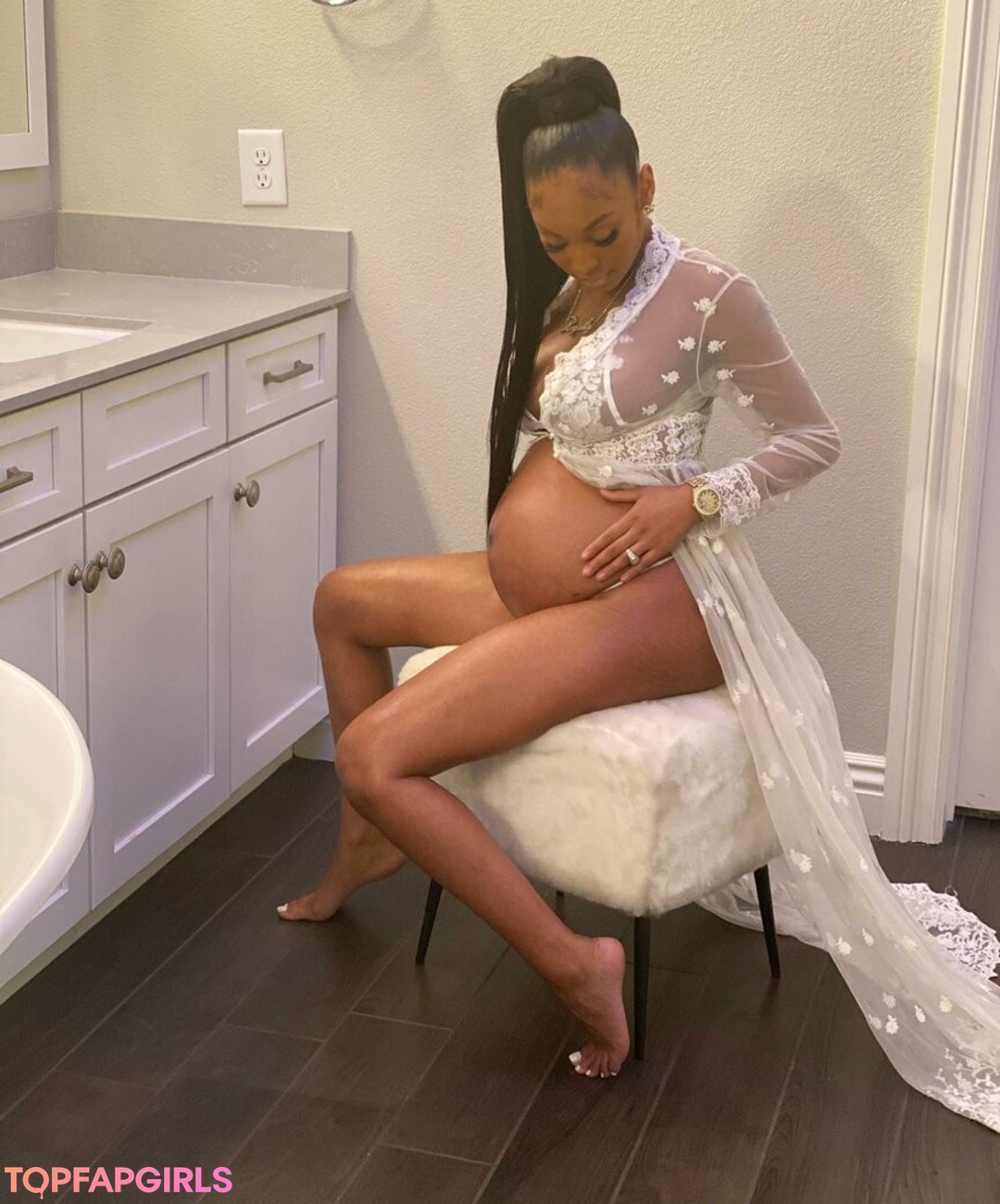 ヘンタイオンリーファンズ 美しいヌード 画像