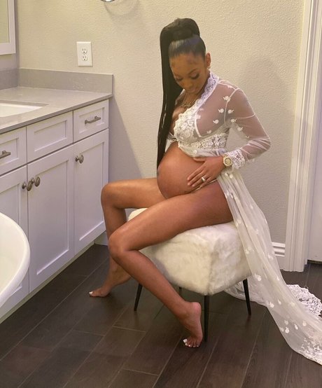 ヘンタイオンリーファンズ 美しいヌード 画像