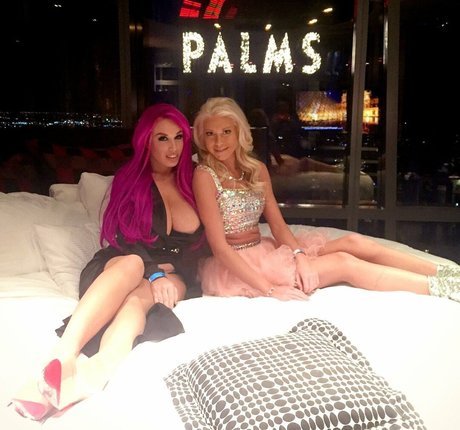 Lily Madison 美しいモデル 写真