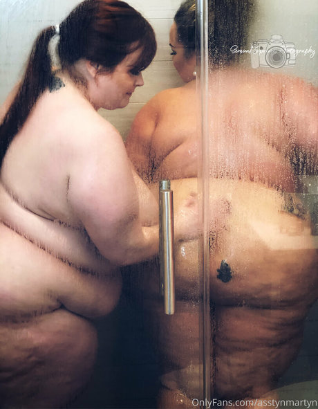 小さなオンリーファンズ ホットポルノ 画像