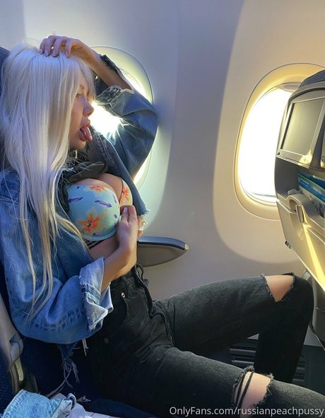 russianblondedolly ポルノスター ホット 写真