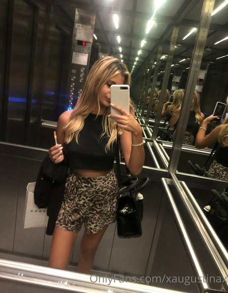 Xaugustinax 美しいモデル 画像