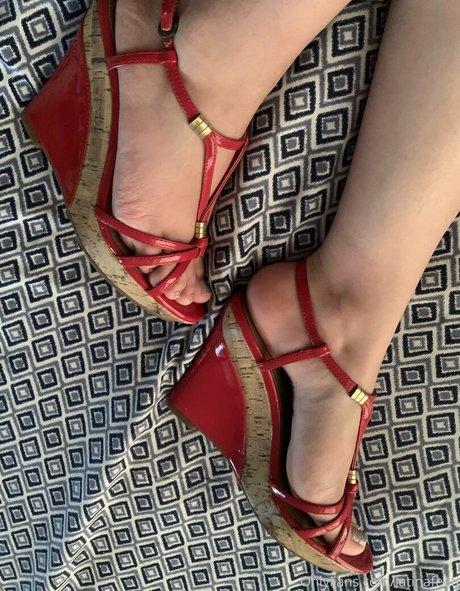 巨大な天然おっぱいオンリーファンズ 無料エロ 画像