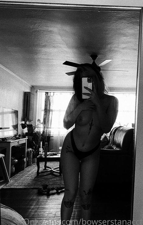 19歳のOnlyFans 美しい裸 アーカイブ