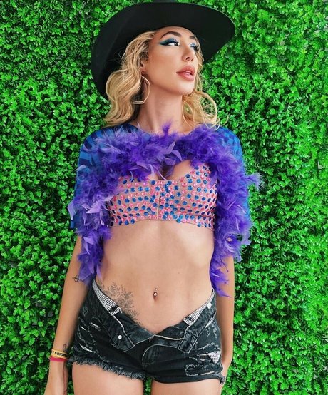 Nicole Louise ヌードのポルノスター 写真