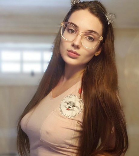 Dumbeddowndinosaur ポルノスター 独占 画像