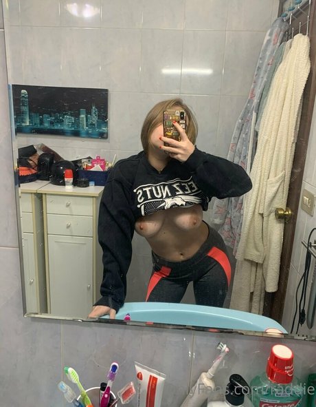 raddie セックスポルノスター 写真