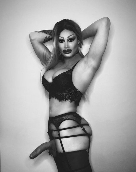 Roman Rose 美しいモデル 画像