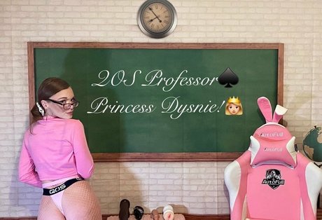 ティーンランジェリーOnlyFans 無料エロ 画像