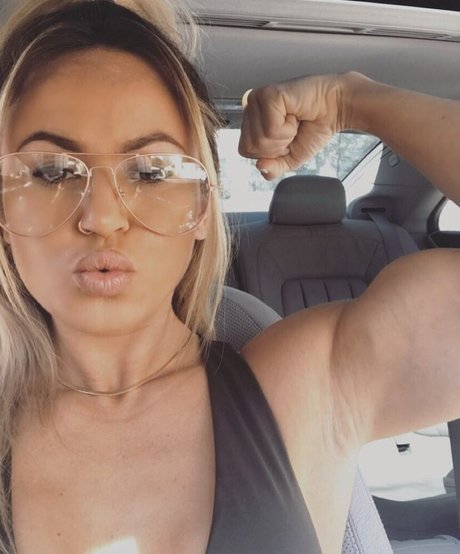 小人ヌードオンリーファンズ ホットセクシー 写真