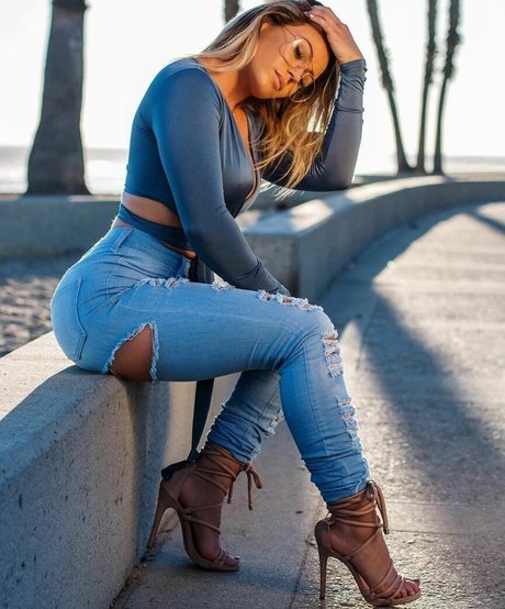 手コキ 主観視点 オンリーファンズ 無料エロ 画像