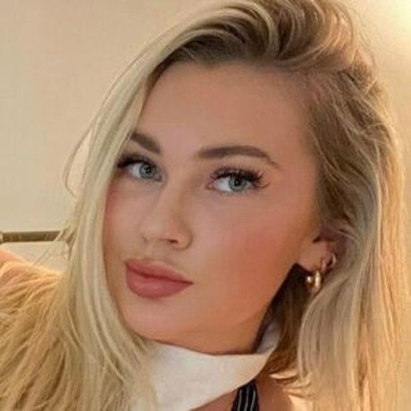 濡れたパンティーOnlyFans アートポルノ 写真