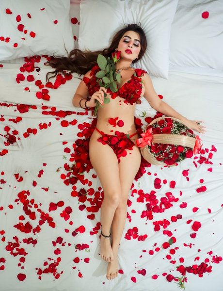 毛深いアジア人オンリーファンズ ヌード 写真