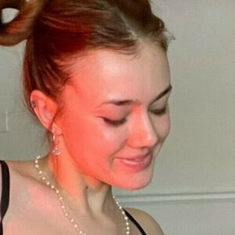 Madi Burton トップスター 写真