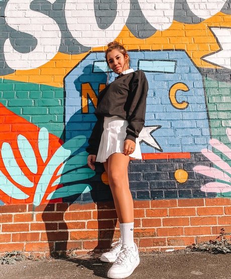 Hannah Malvone ヌードスター 画像