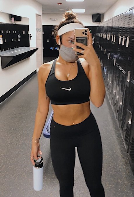 Hannah Malvone セクシーモデル 画像