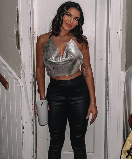 Hannah Malvone ホットなポルノスター 画像