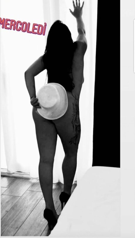 sarapiras 高品質のポルノスター 写真