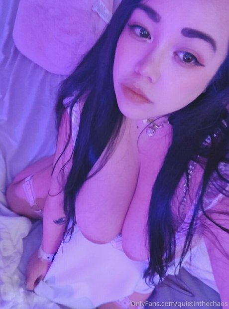 19歳のOnlyFans 美しいポルノ 写真