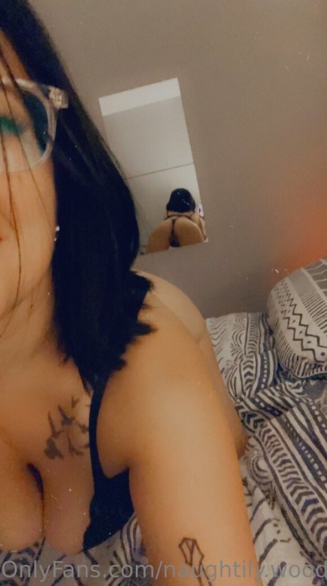 naughtily wood かわいいスター 写真