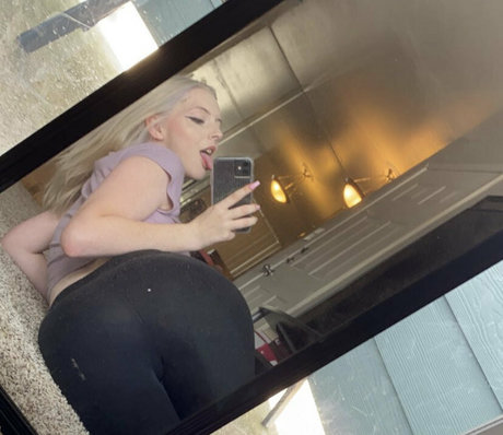 clazzychloe ポルノスター 裸 写真