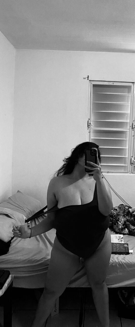 黒人ママオンリーファンズ ポルノ 写真