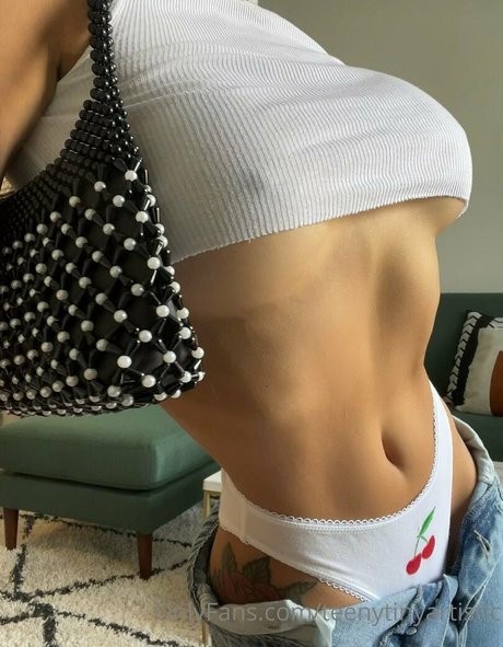 teenytinyartistic HD女優 画像