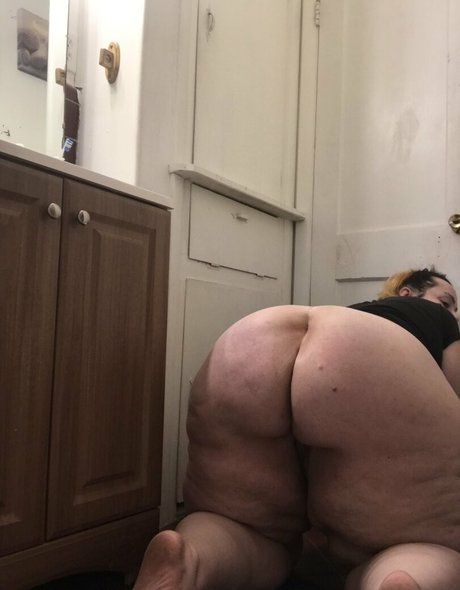 voluptuous cooper 高品質のポルノスター 写真