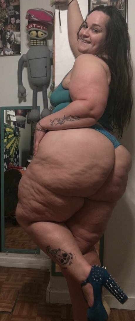 voluptuous cooper セクシー女優 写真