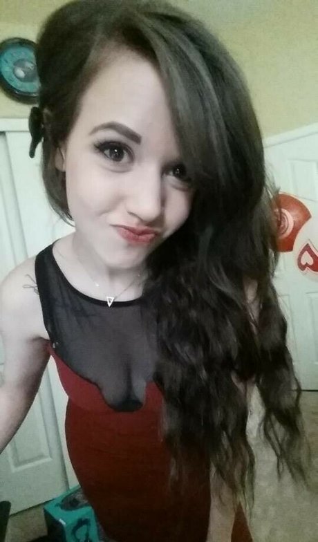 逆騎乗位 オンリーファンズ ポルノグラフィック ギャラリー