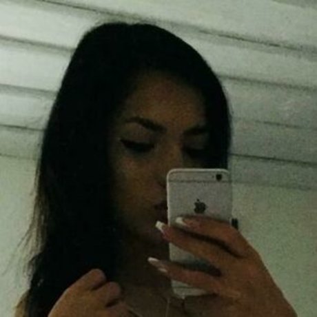 裸の女の子オンリーファンズ アートポルノ 写真