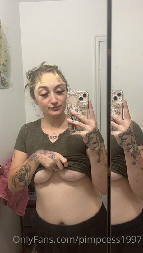 赤毛の太めOnlyFans 無料 画像