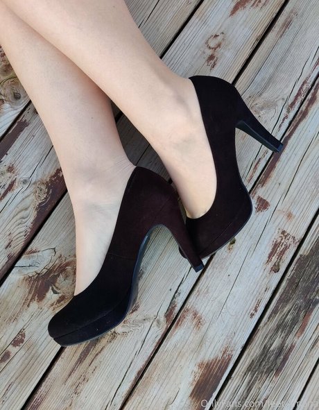 feet amana ポルノスター ヌード 写真