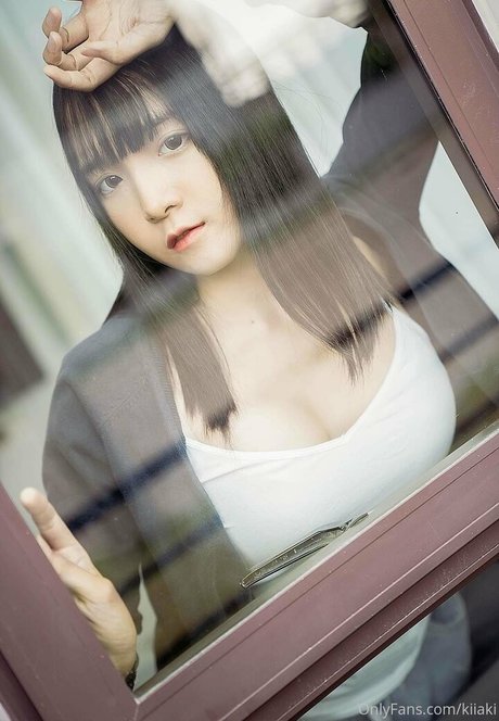 巨乳ブルネットオンリーファンズ 無料セックス 画像