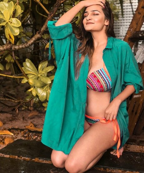 Sonali Malhotra セックスモデル 写真