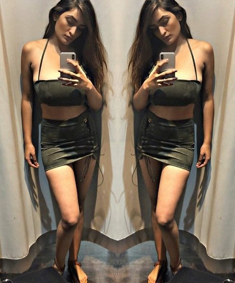 Sonali Malhotra 裸モデル 画像