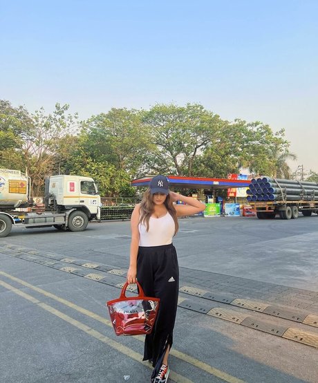 Sonali Malhotra かわいいスター 写真