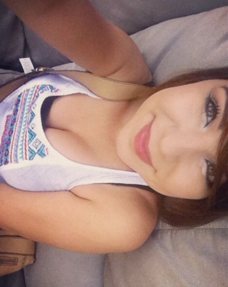 ブルネットの猫OnlyFans ホット 写真