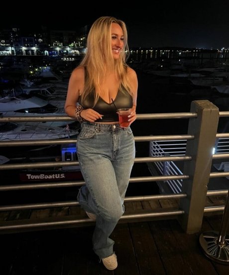 Angelina C 最高のモデル 写真