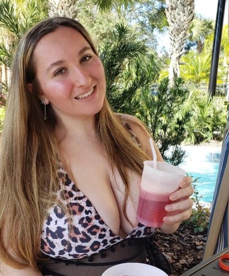 Angelina C 可愛いモデル 写真