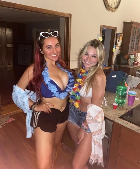 Angelina C ホットなポルノスター ギャラリー