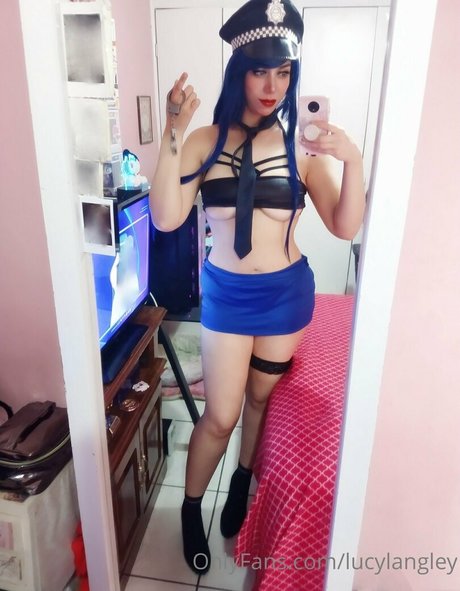 Lucy Langley アダルトスター 写真