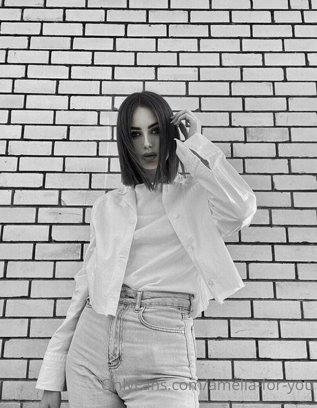 大学生のオンリーファンズ 無料セクシー 画像